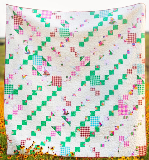 PRE-Order Heather Ross- Eadie Quilt Kit featuring Heather Ross Boat Race- March 2027 - Modern Fabric Shoppe